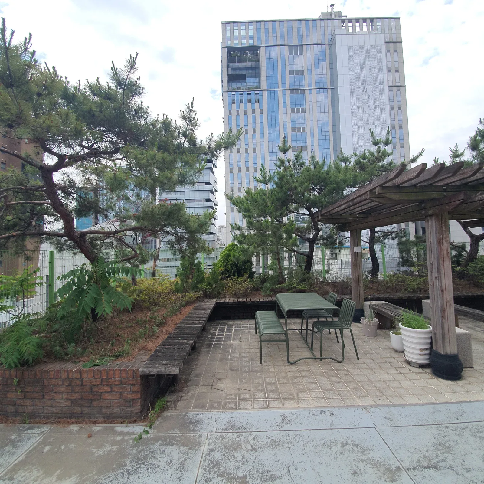 으뜸종합건설 가지치기 작업 완료 후 1